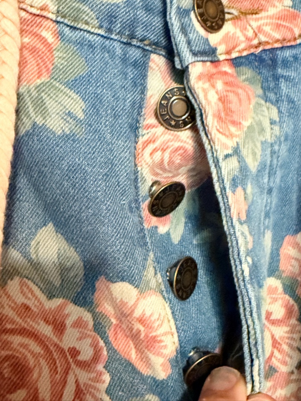 BIBI Grommet Style Floral pants - Picture 4 of 4